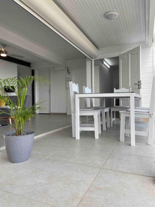Villa Bahia - Appt F3 Vue Mer Et Montagne Baillif Kültér fotó